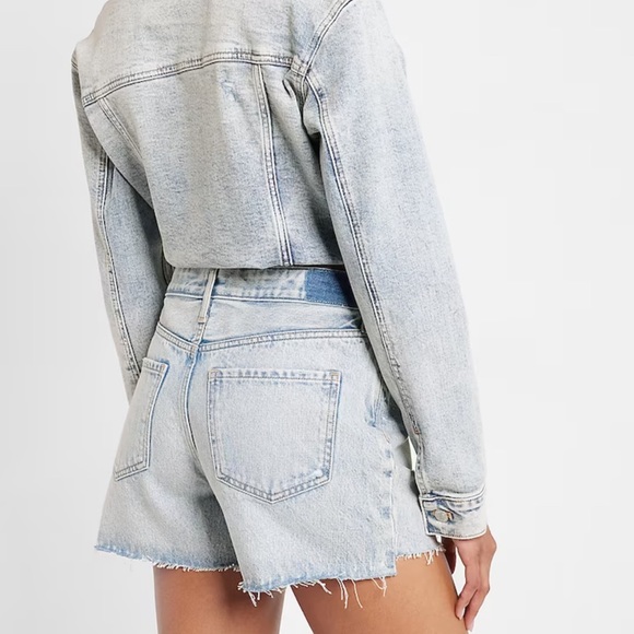Express Mid Rise Boyfriend Blue Jean Shorts NWT (MAKE AN OFFER) - Picture 4 of 7
